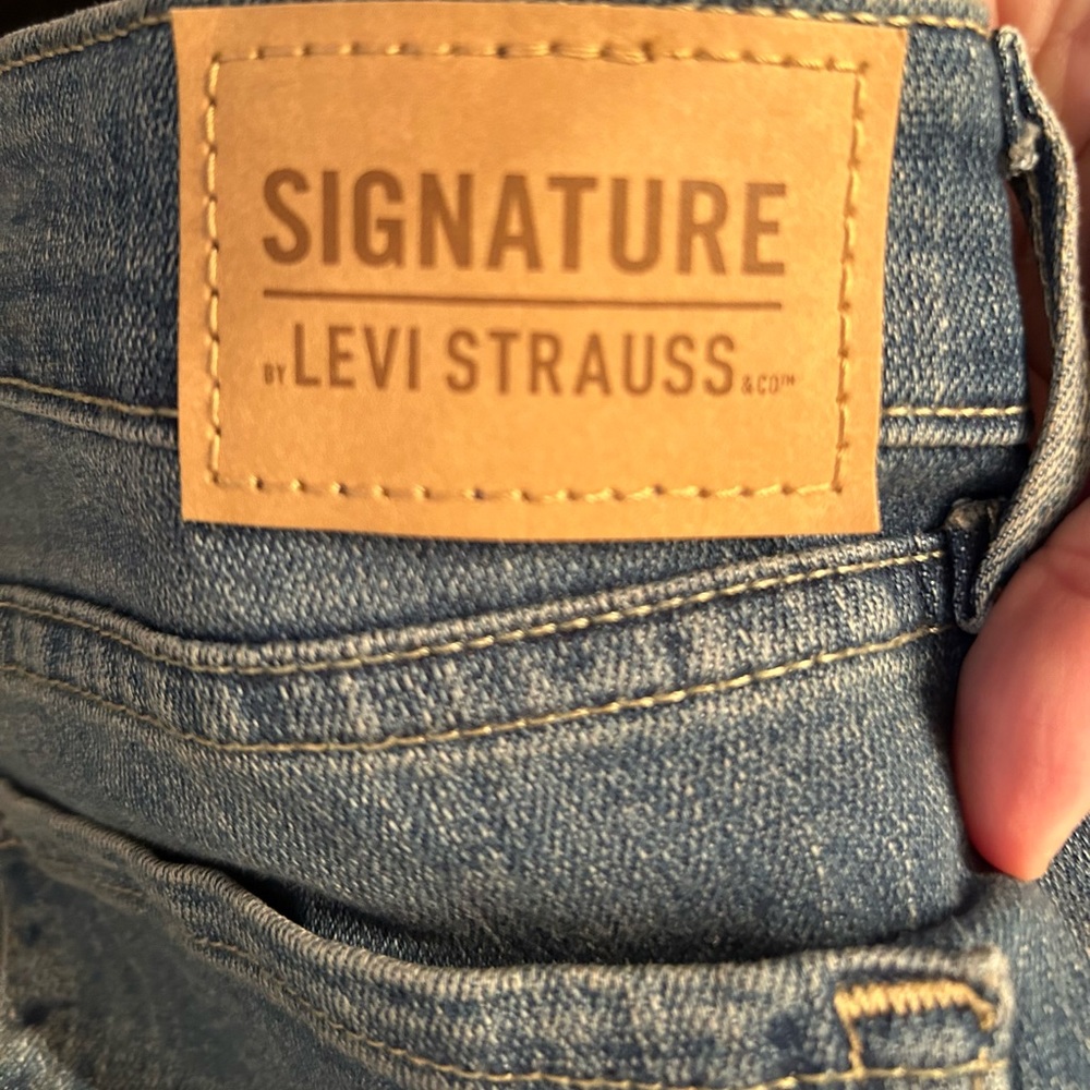Levi Strauss Women’s Jeans Sz 16